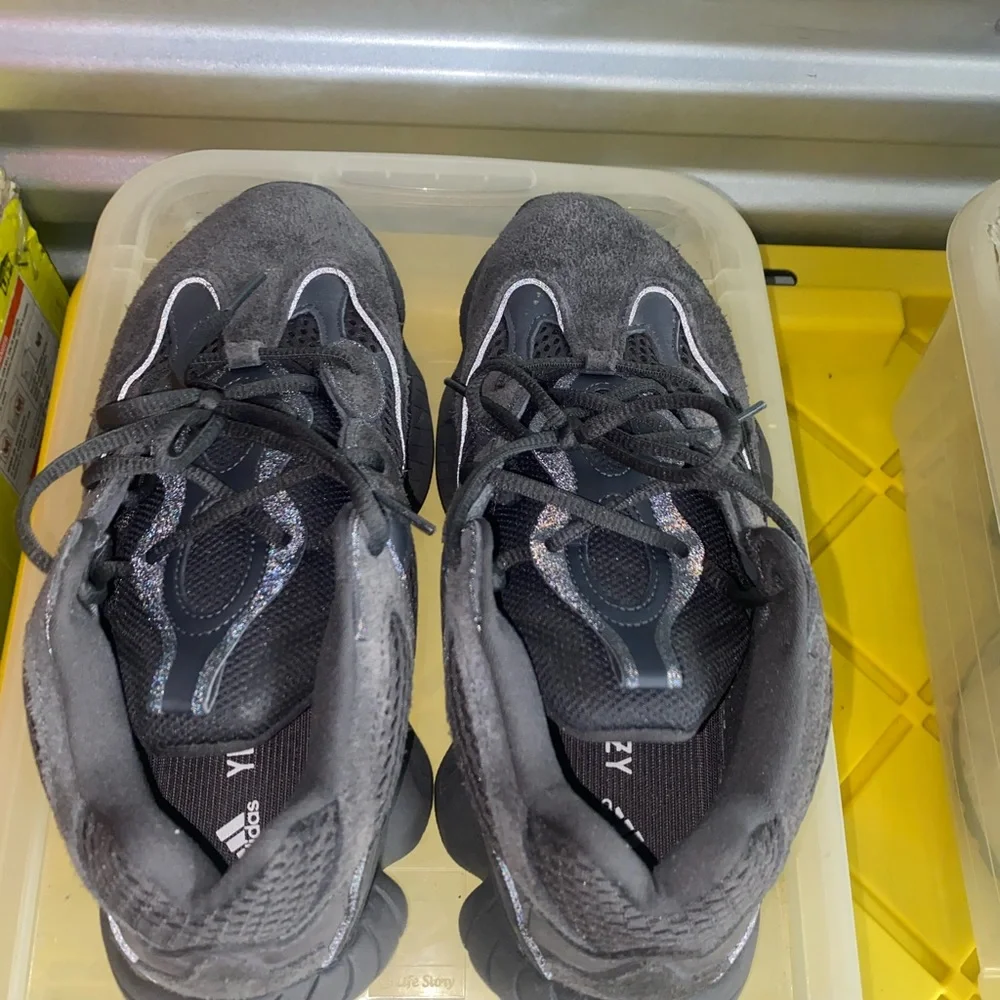 Yeezy - Picture 5 of 6